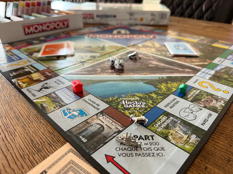 Un Monopoly Franche-Comté est à votre disposition dans le gîte, pour découvrir le Jura et la région de façon ludique. Idéal pour un moment convivial en famille ou entre amis !