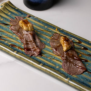 42A. Wagyu con foie (2pcs)