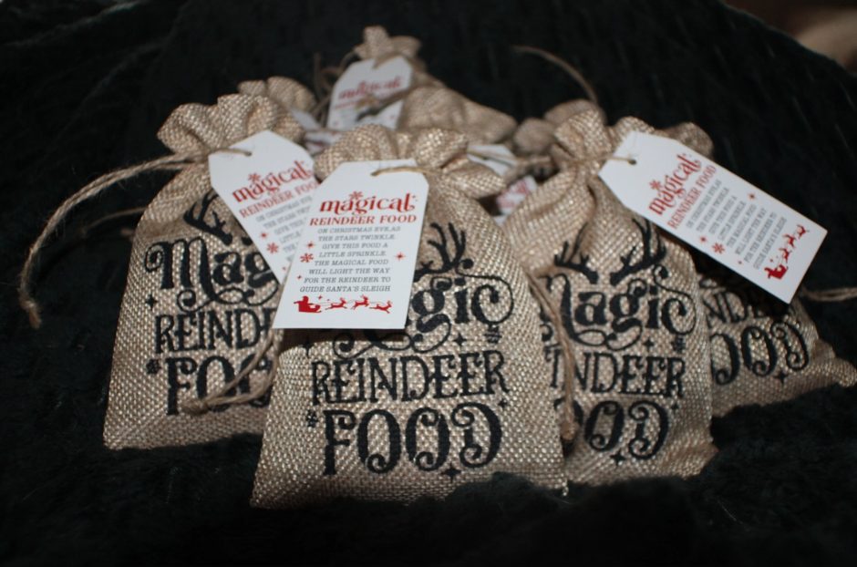 🦌 Magical Reindeer Food – Burlap Gift Bag