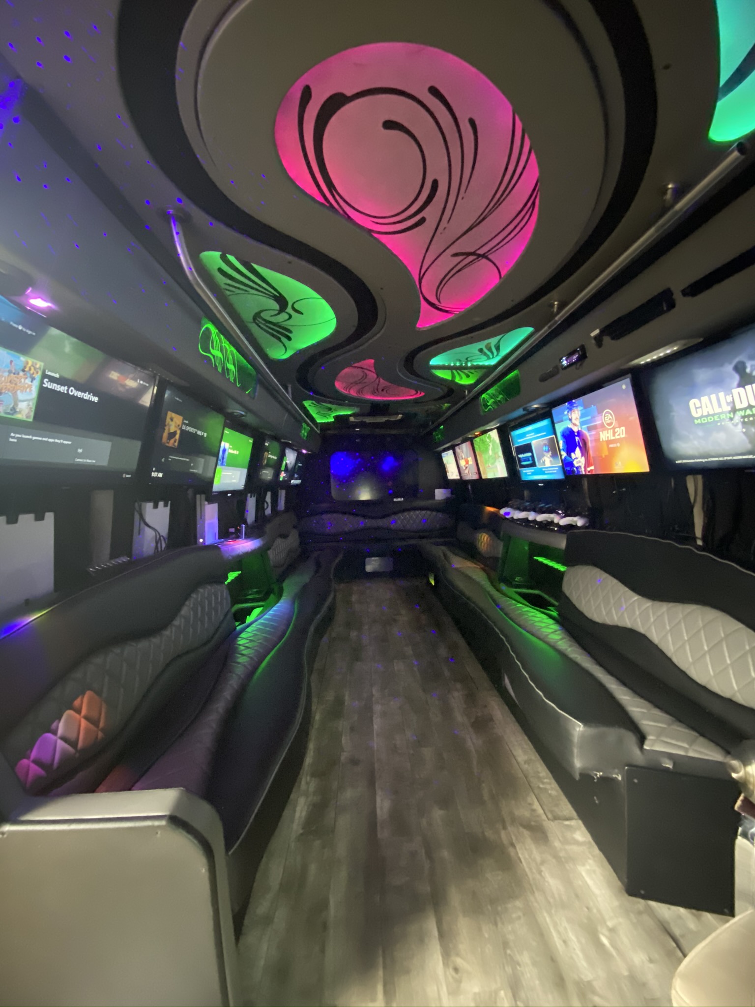 This is the best mobile video game truck bus in Los Angeles for
