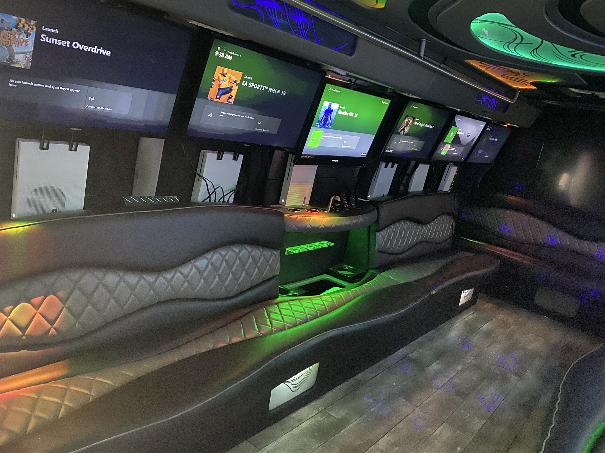 This is the best mobile video game truck bus in Los Angeles for