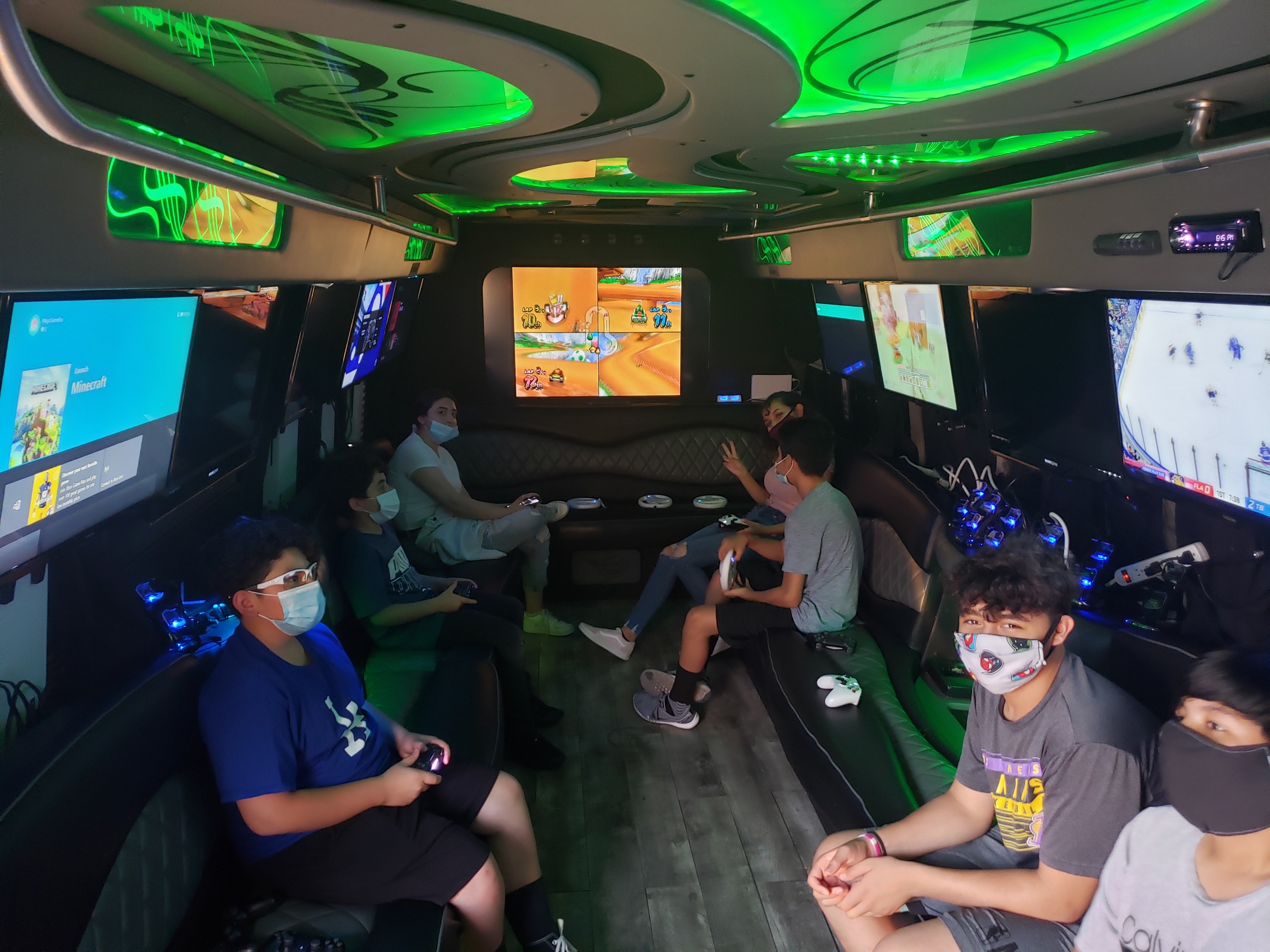 This is the best mobile video game truck bus in Los Angeles for