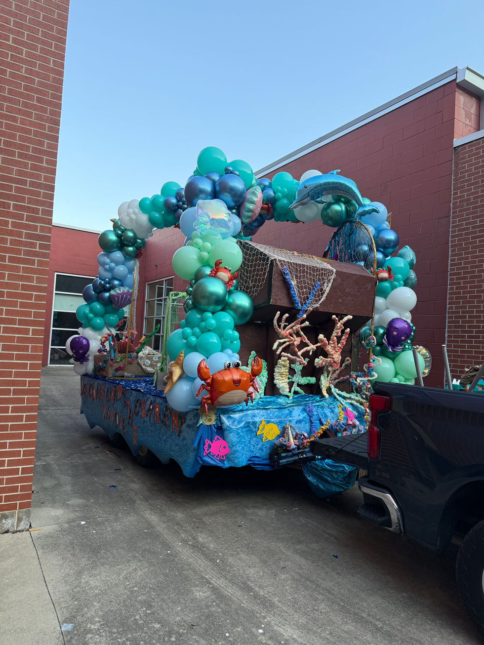 Organic Balloon Arches_Homecoming Parade Float_2
