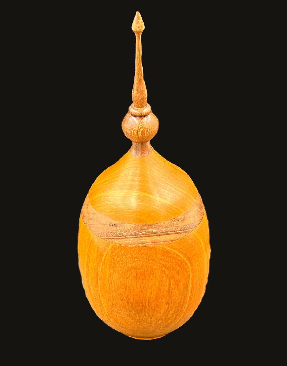 Domb trinket box with finial