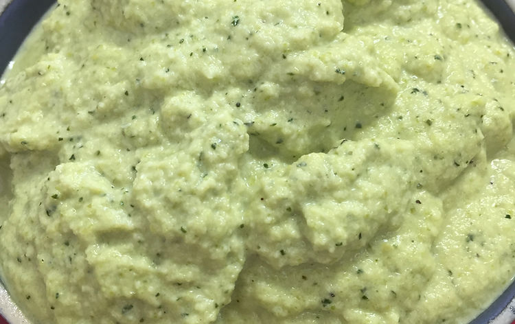 ממרח קישואים, שקדים ונענע