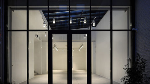 RÉNOVATION DE L’IMMEUBLE DE L’ANCIEN «AMADEUS» EN LOGEMENTS ET EN GALERIE D’ART POUR LA GALERIE DANIEL TEMPLON
corbisier-architecte