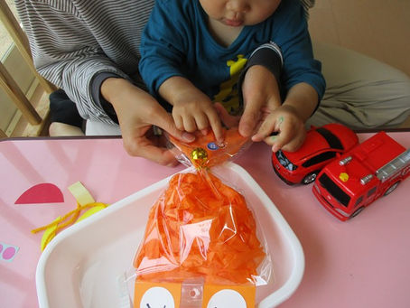 R8年度5月25日(月)~子育てひろば親子製作ウィーク「カエルのてるてる坊主」