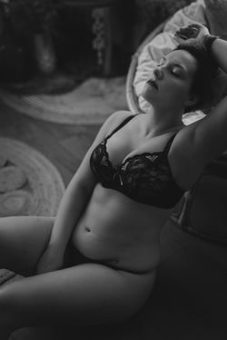 Portraits de femme en lingerie – Séance boudoir dans le Nord (59)