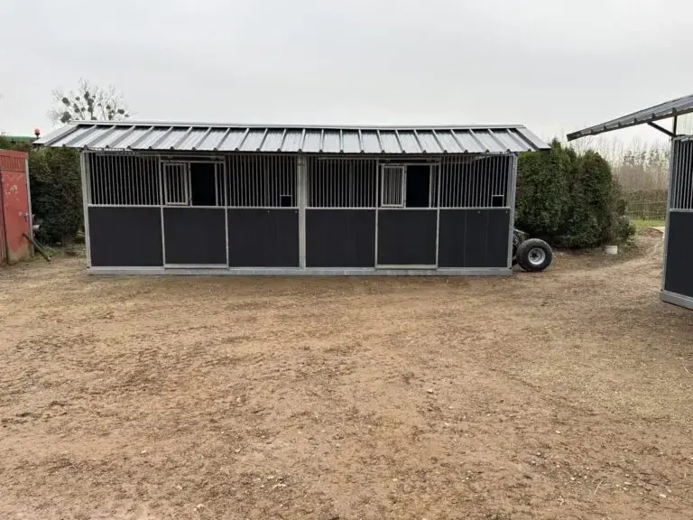 Thumbnail: Mobiler  Pferdestall / Aussenstall / Unterstand für Pferde