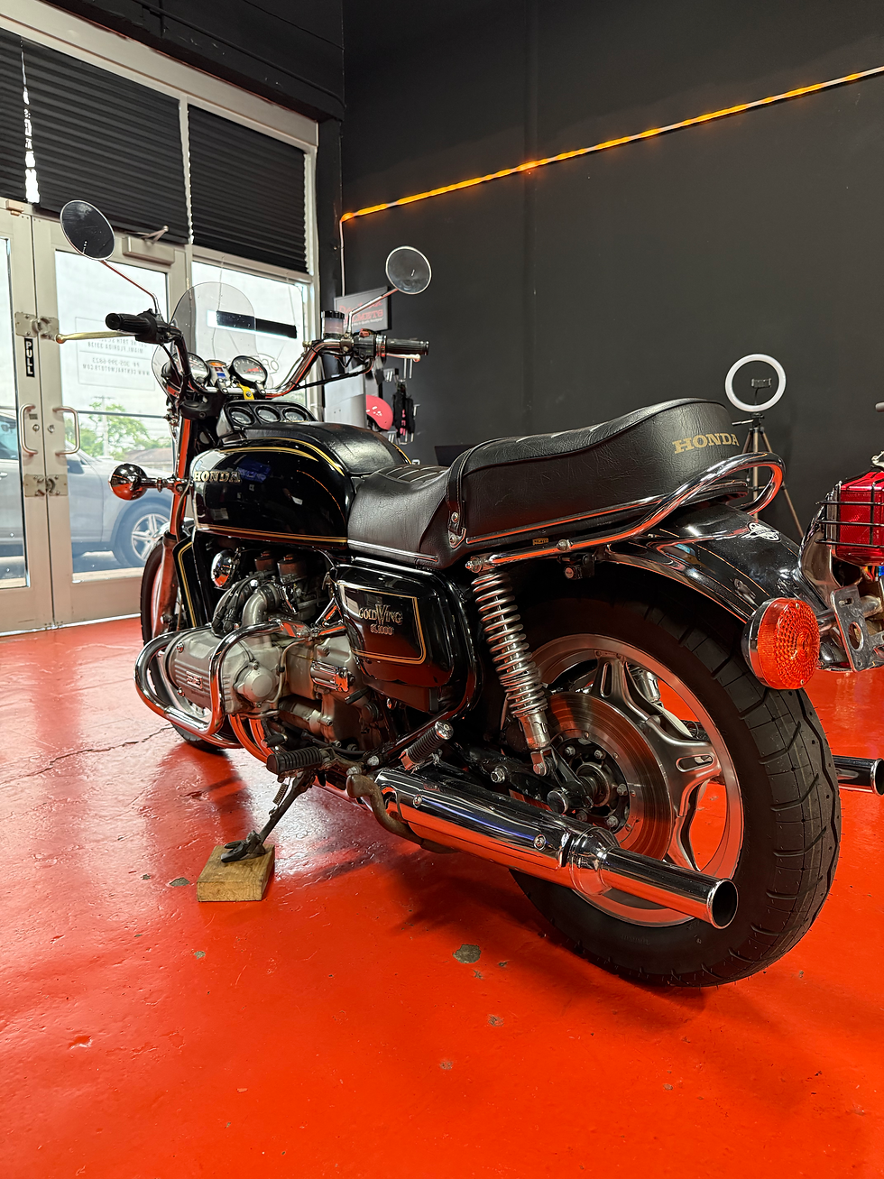 Miniatura: Black vintage motorcycle
