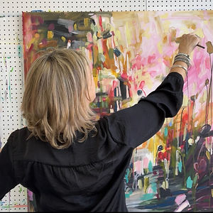 AmandaOnchulenko- Painting selfie big pink 2023 - Amanda Onchulenko.jpg