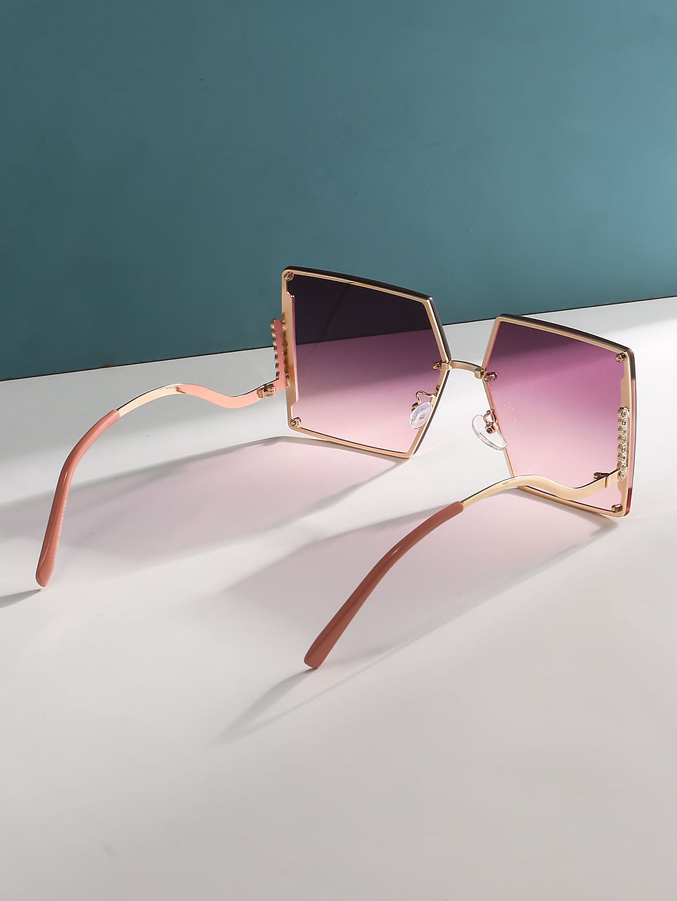 Thumbnail: Chic Square Studded Frame Sungasses