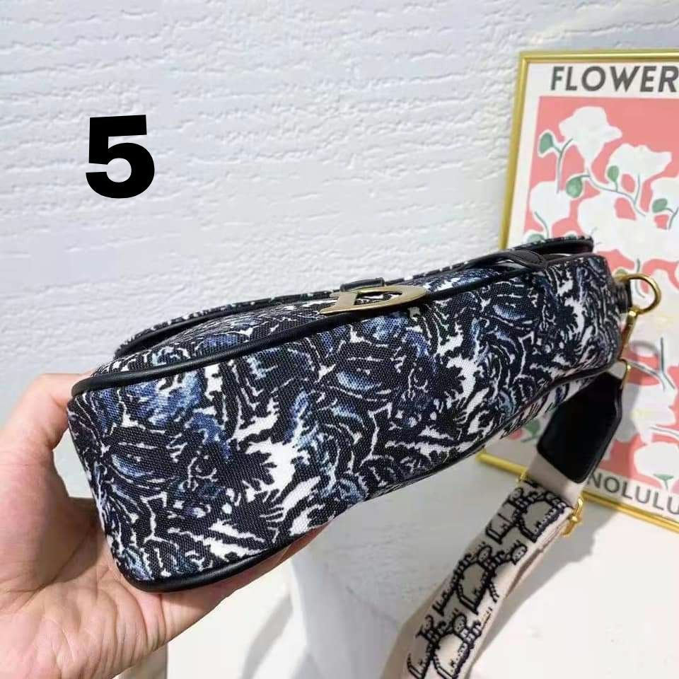 Thumbnail: DIOR SADDLE BAG