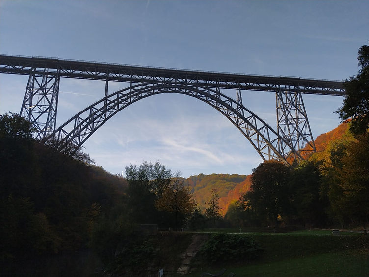 Brücke Herbst.jpg