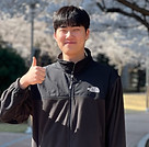용준_홈페이지사진_edited.jpg
