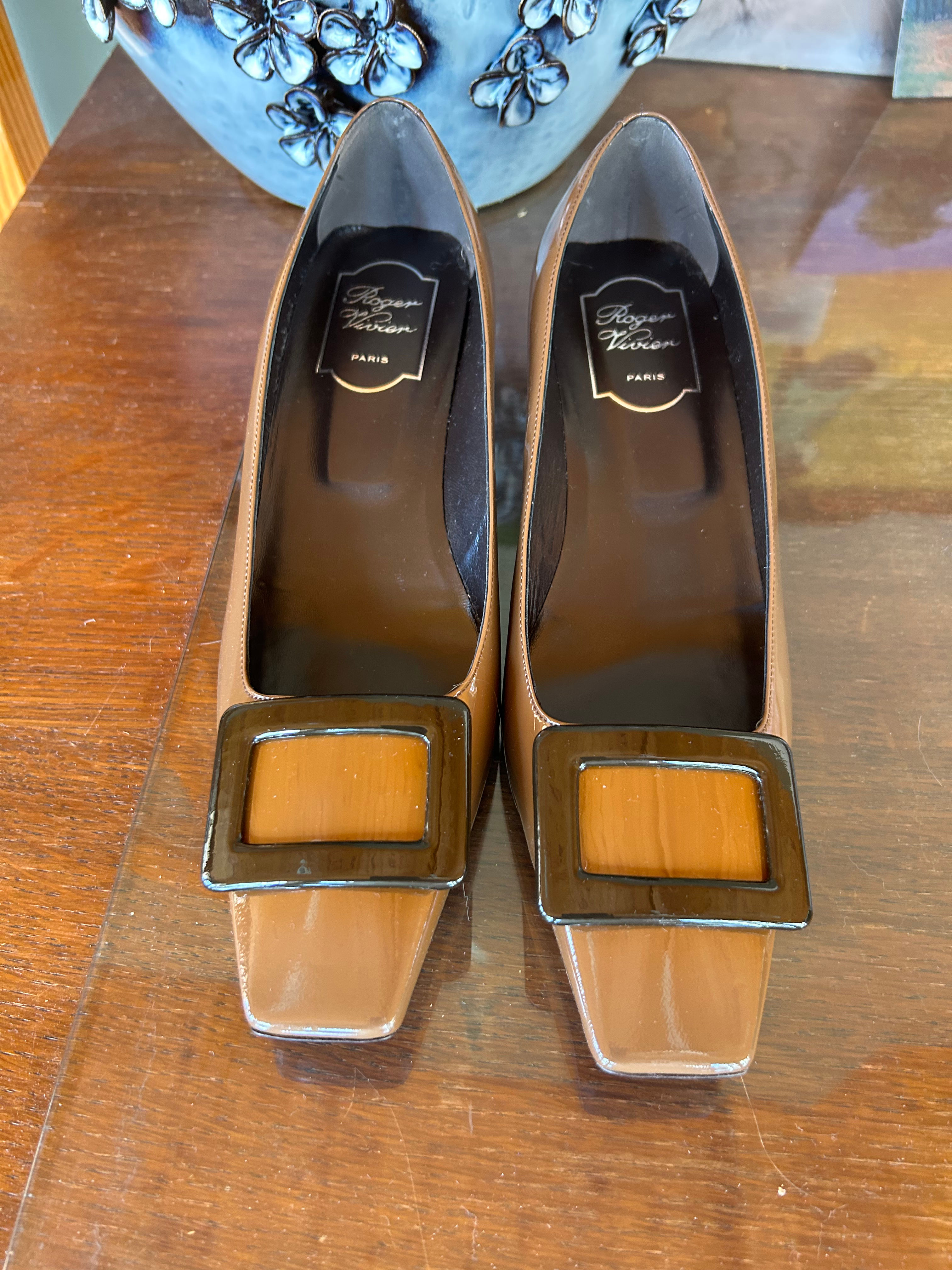 Roger Vivier EU 39.5 Patent Heels