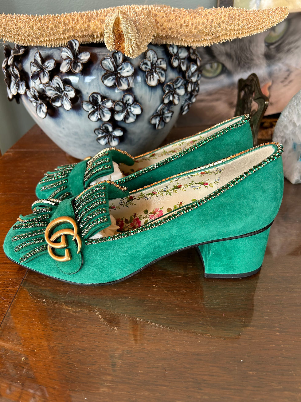 Thumbnail: Rare Gucci 39 Crystal Suede Pumps New 