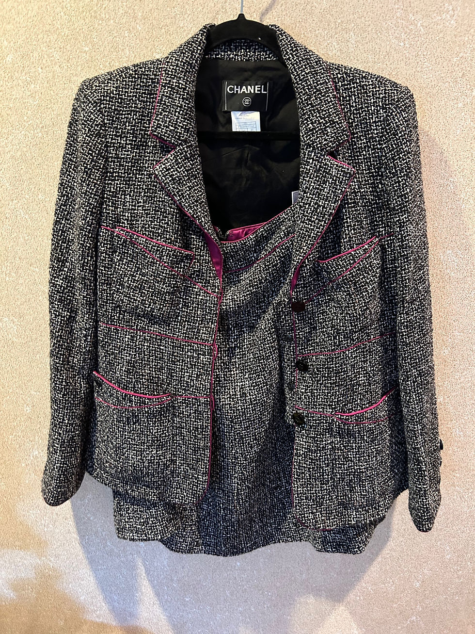 Thumbnail: Vintage Chanel Suit FR 40 SOLD