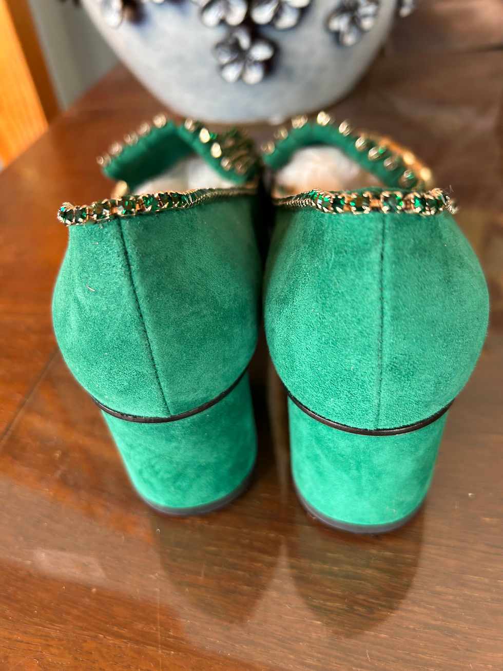 Thumbnail: Rare Gucci 39 Crystal Suede Pumps New 