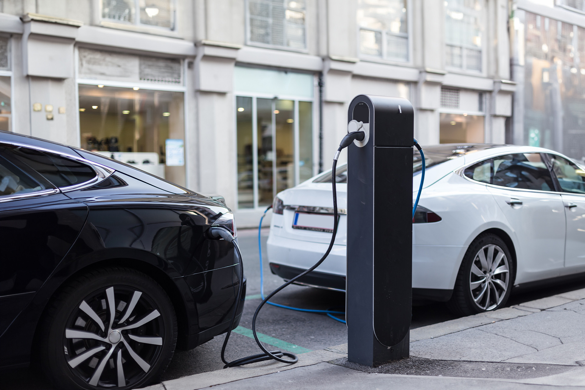FORTSCHRITTLICHES EV-BATTERIEMONITORING MIT OBD-DATENLESERN
