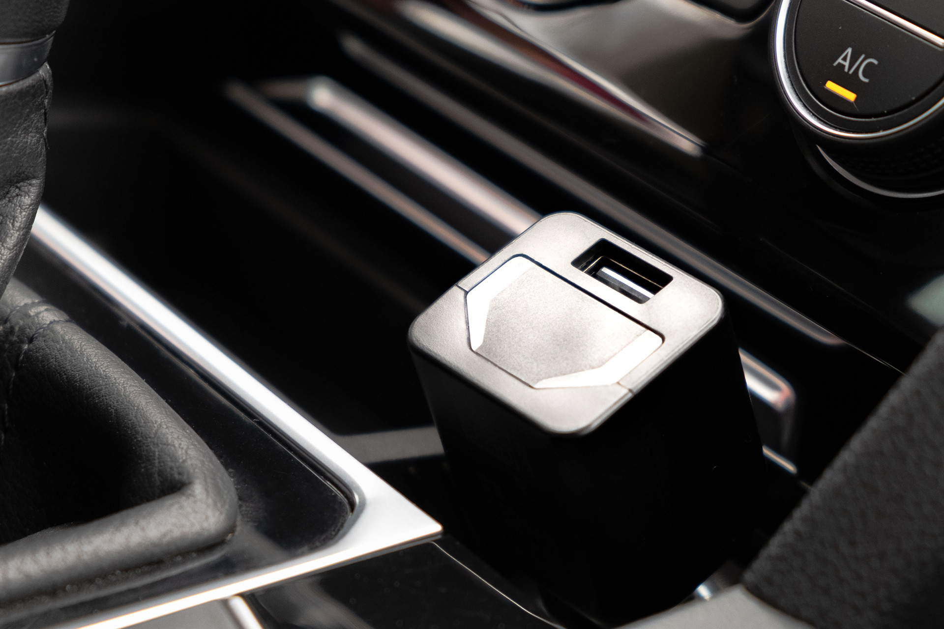 Sicherheitslösung mit dem Plug-&-Play-Tracker FMP100