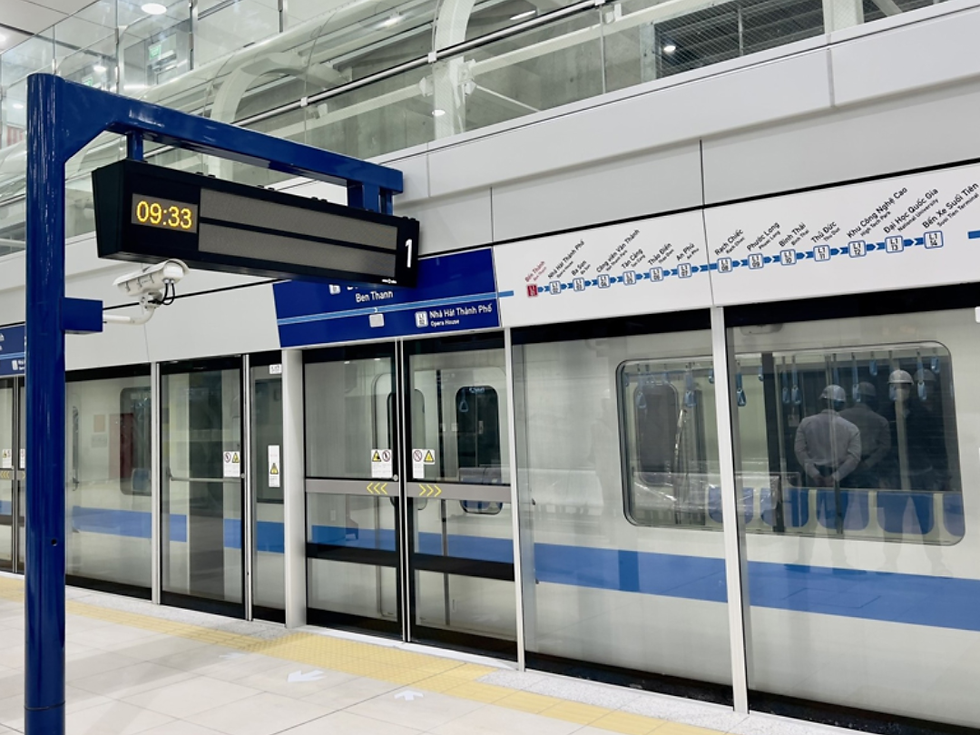 Thời gian tàu đến và đi sẽ được cập nhật trên hệ thống đồng hồ điện tử