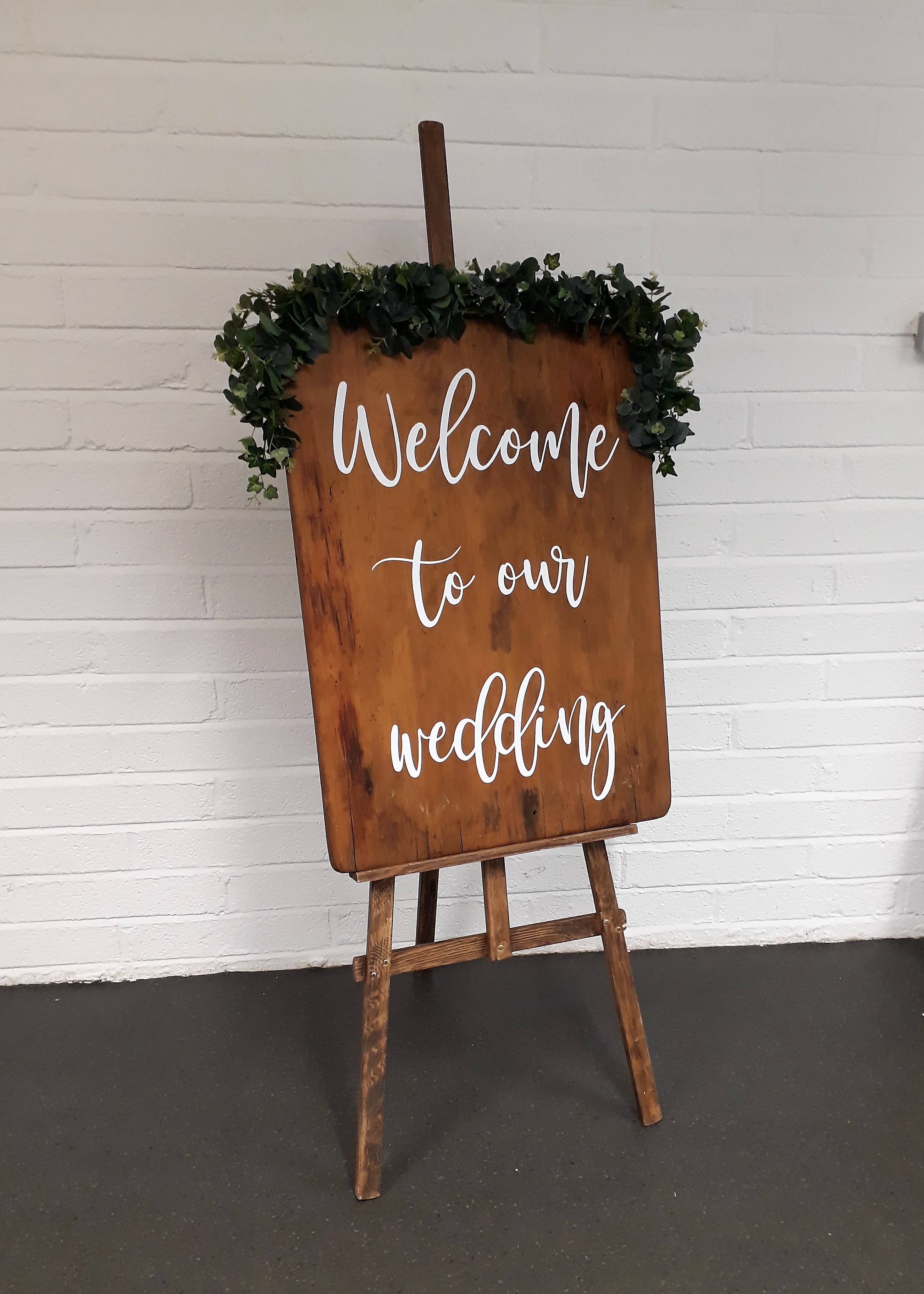 Wooden Welcome sign