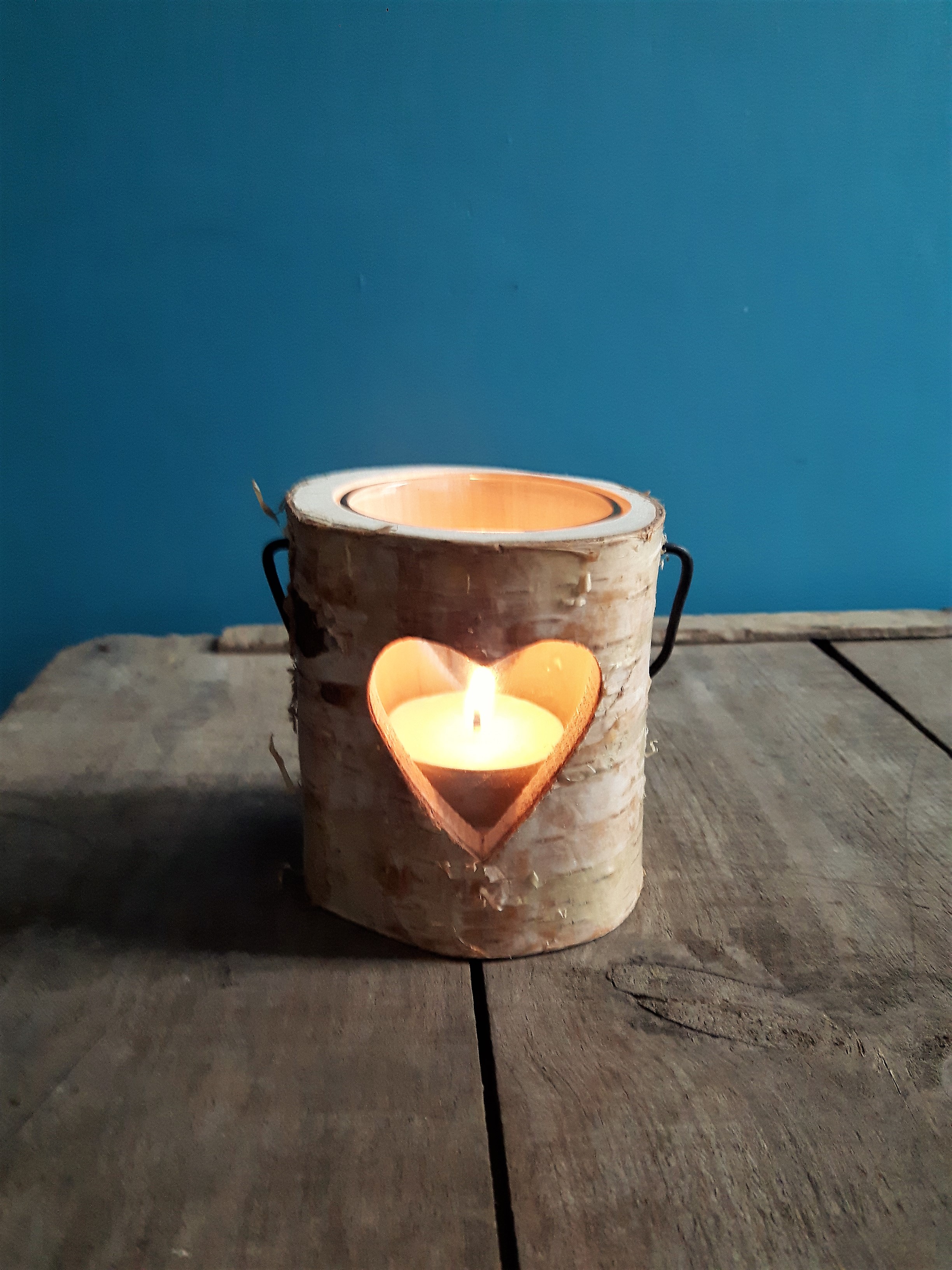 Wood heart candle