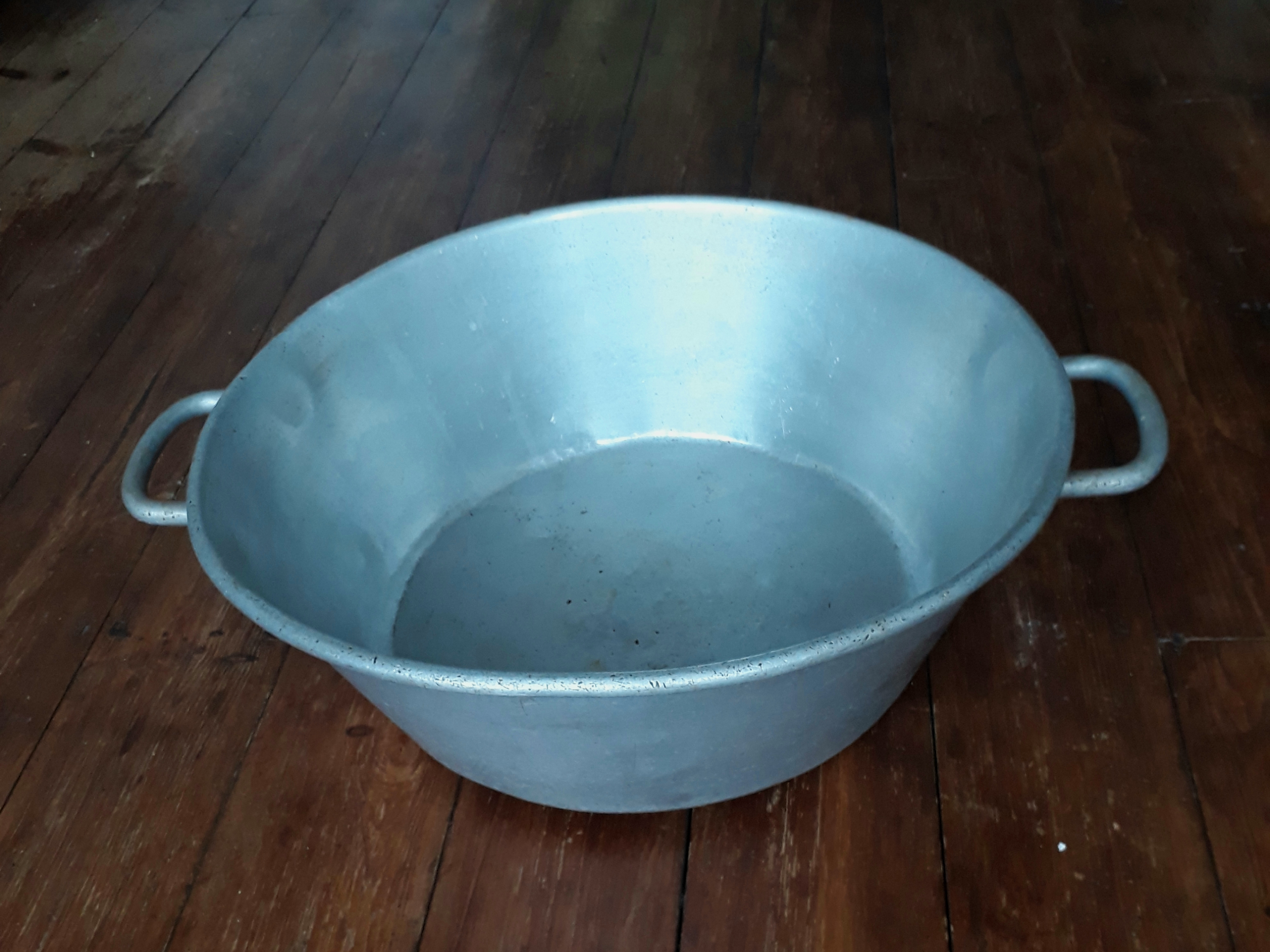 Vintage drinks bucket