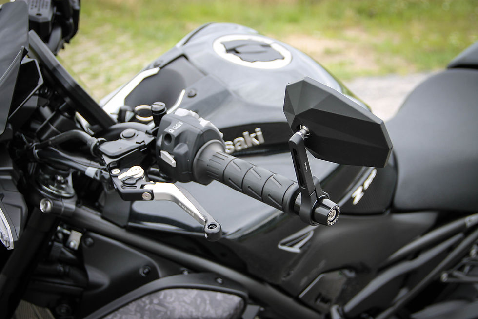 Kawasaki Z900 Metallic Spark Black 2025 rijklaar bij Roy Bloemert Motoren