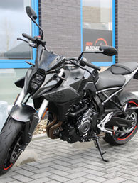 Suzuki GSX‑8S 2023 Glass Sparkle Black Roy Bloemert