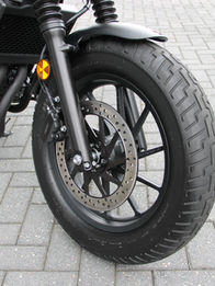 Voorwiel en remmen Honda Rebel 500 SE 2022 in topstaat

