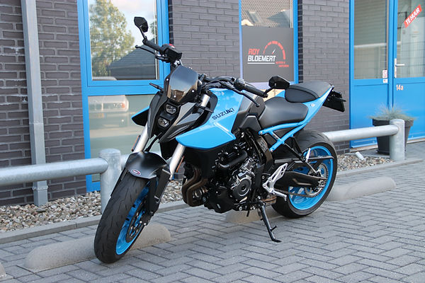 Suzuki GSX-8S Pearl Cosmic Blue 02-12-2024 (1).JPG