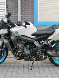 Yamaha MT‑09 ABS 2025 Ice‑Storm – volledige motorfiets linksvoor