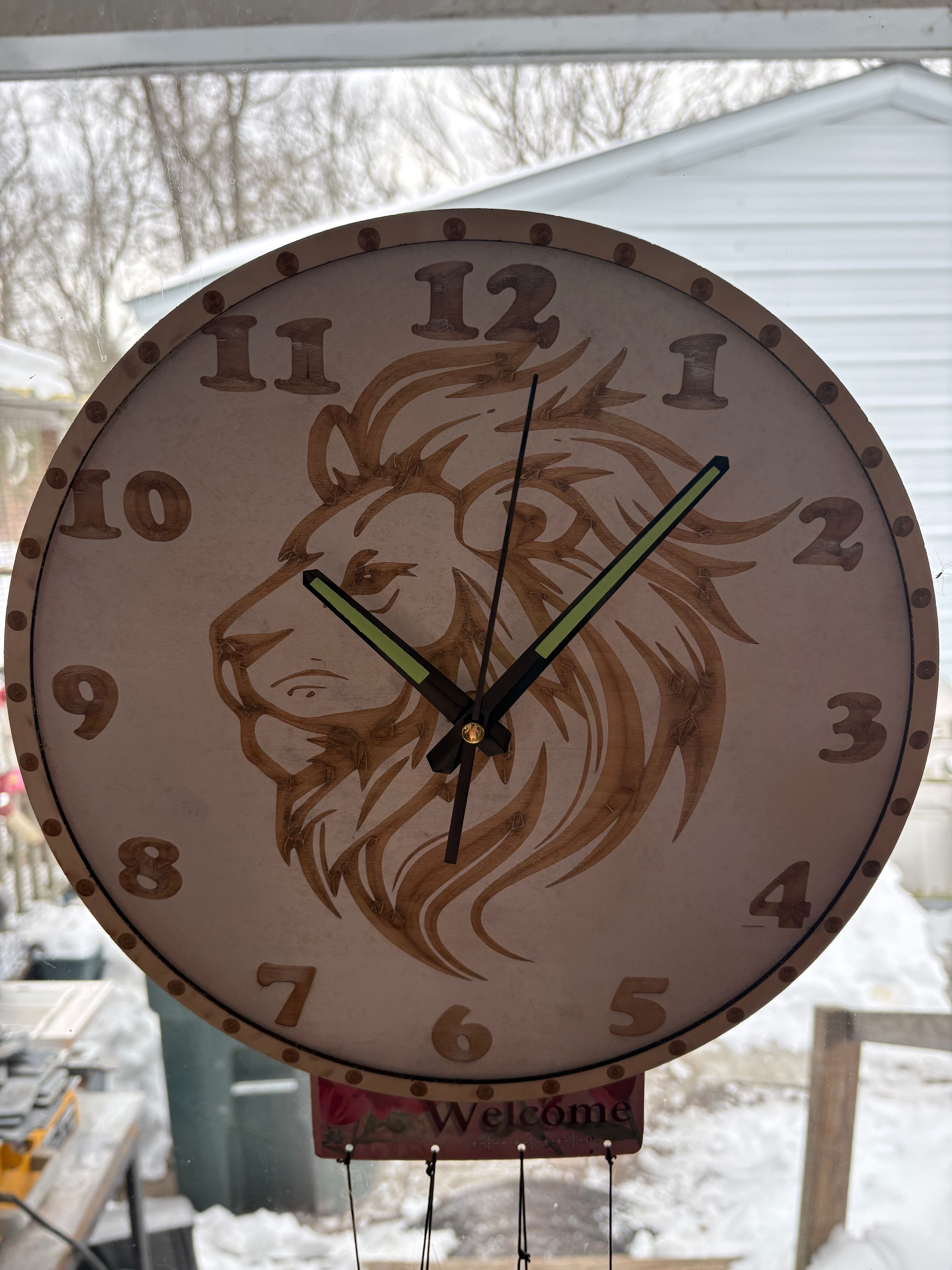 WOOD LION CLOCK