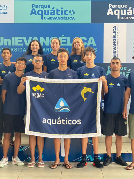 Equipe Asbac/Aquáticos conquista medalhas e bate recordes no maior evento de natação do Centro Oeste
