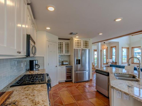 kitchen 2.jpeg