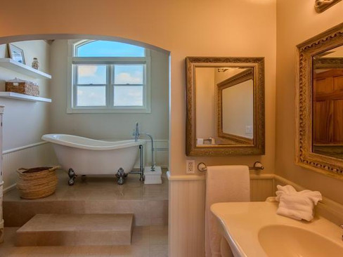 master bath 2.jpeg