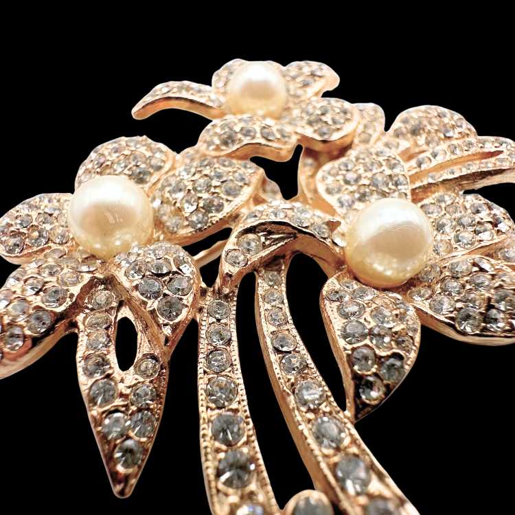 Thumbnail: MIDCENTURY – Huge Vintage Crystal, Pearl & Gold Gilt BROOCH