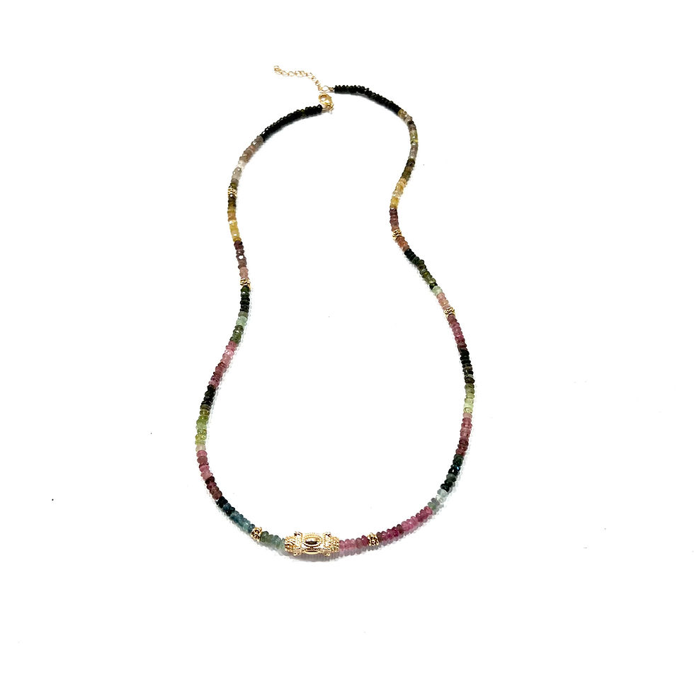 Bijoux, bracelet 3 tours en plaqué or 18 carats 3 microns et pierres semi-précieuses Tourmaline multicolore, amulette plaqué or, fabrication artisanale, créatrice bijoux, bijoux fait main