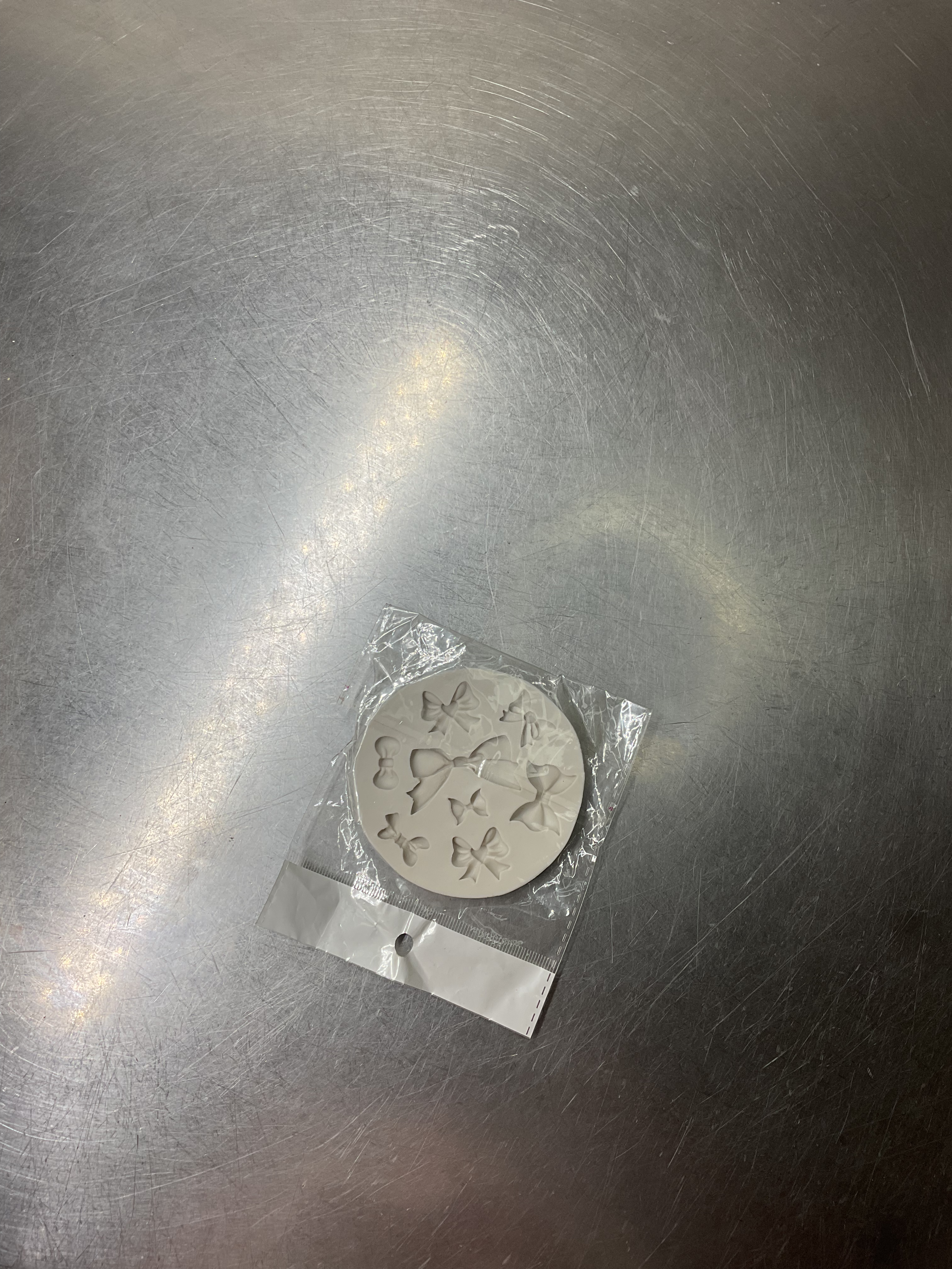 Multiple bow silicone mold