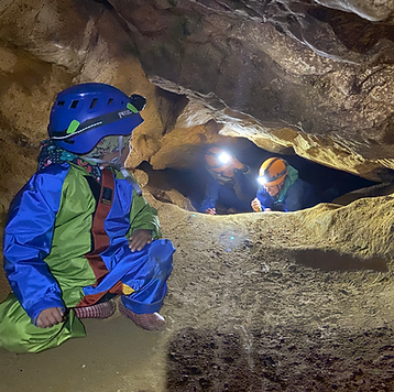 Spéléologie à la grotte Roche