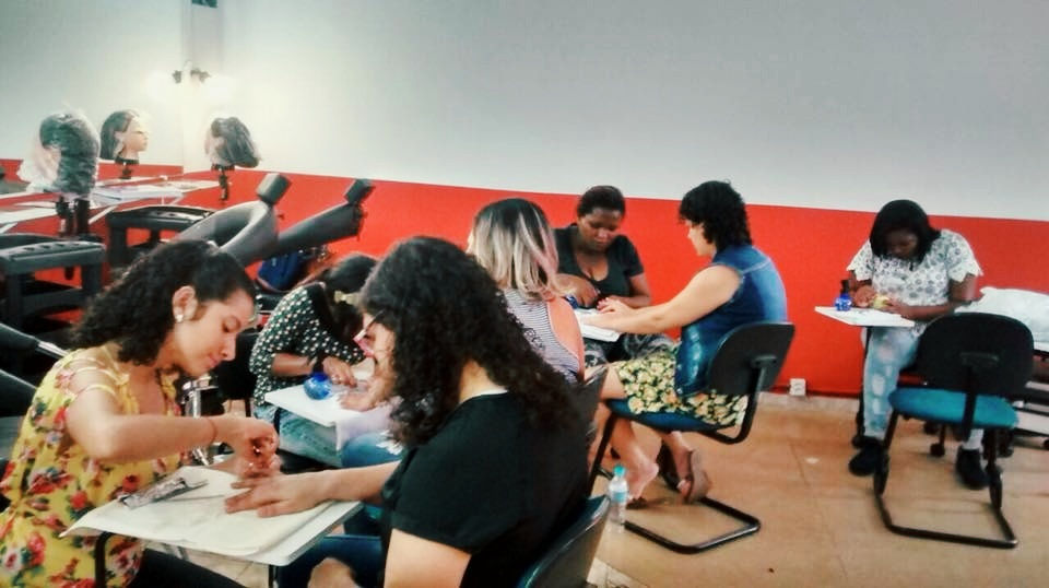 Curso de manicure e pedicure