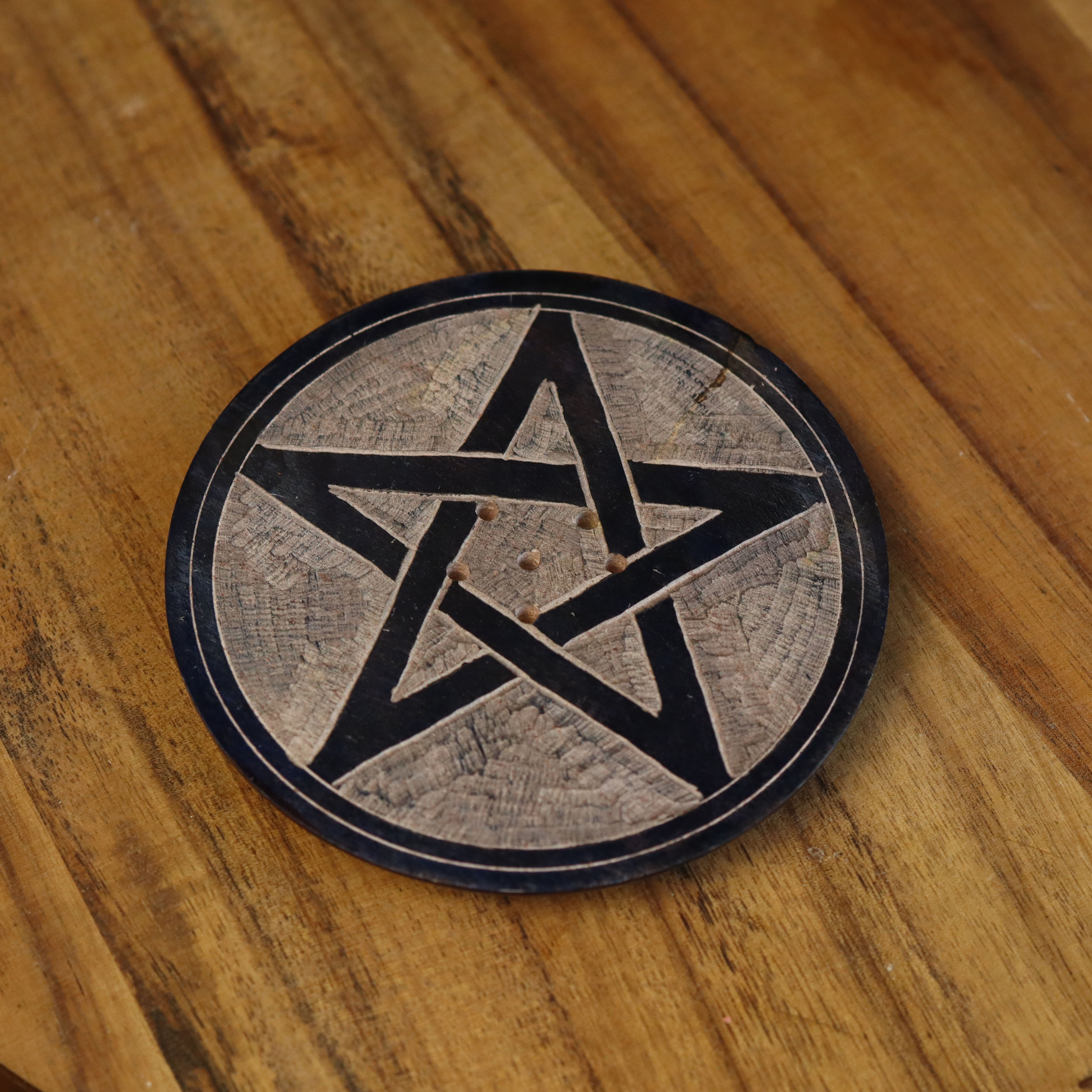 PORTE ENCENS PENTACLE PIERRE