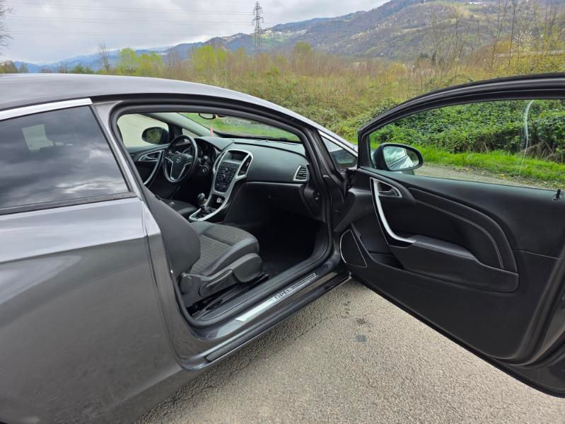 Miniature : OPEL ASTRA J GTC 2.0 CDTI