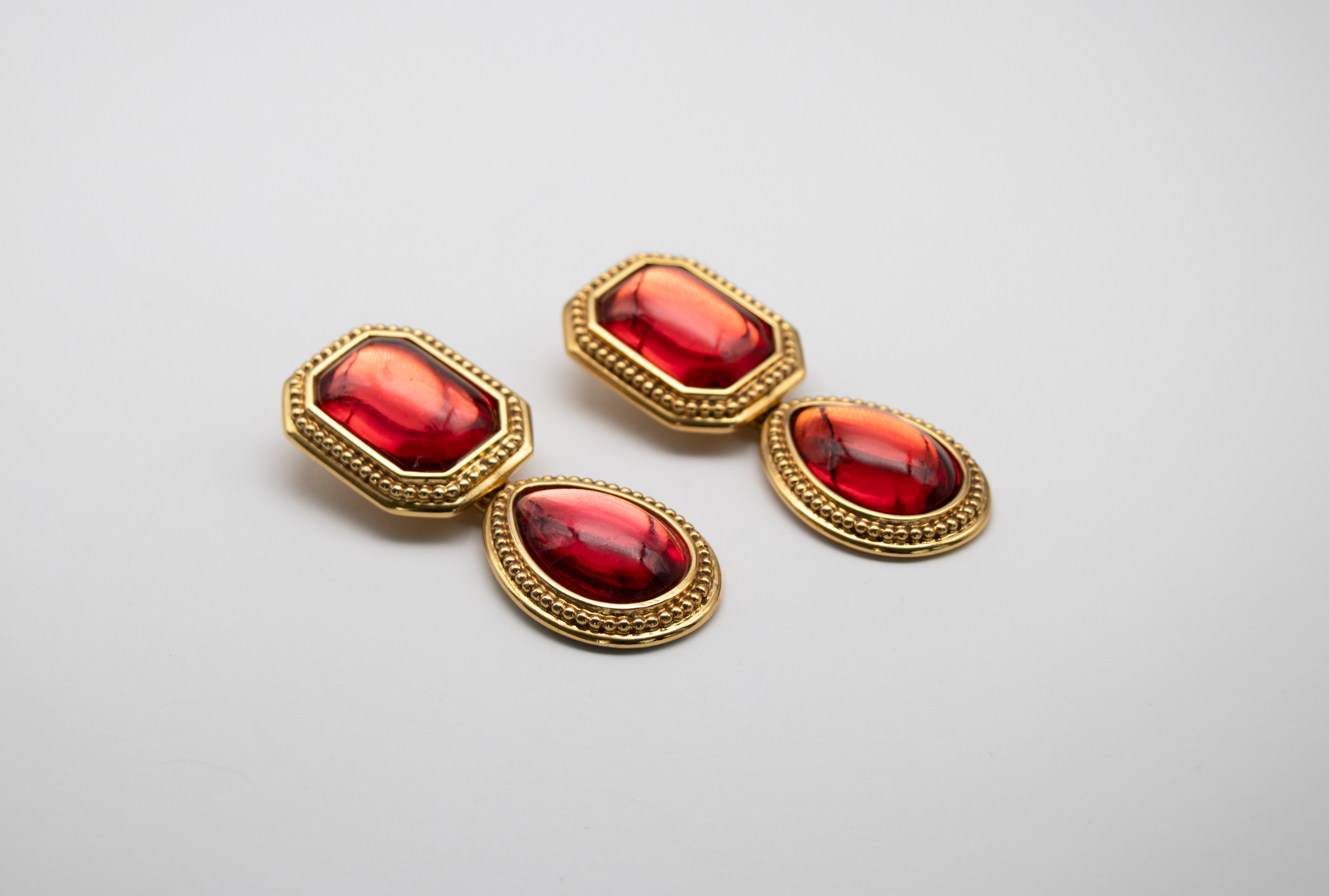 Yves Saint Laurent Vintage, 1980er Rote achteckige Ohrringe