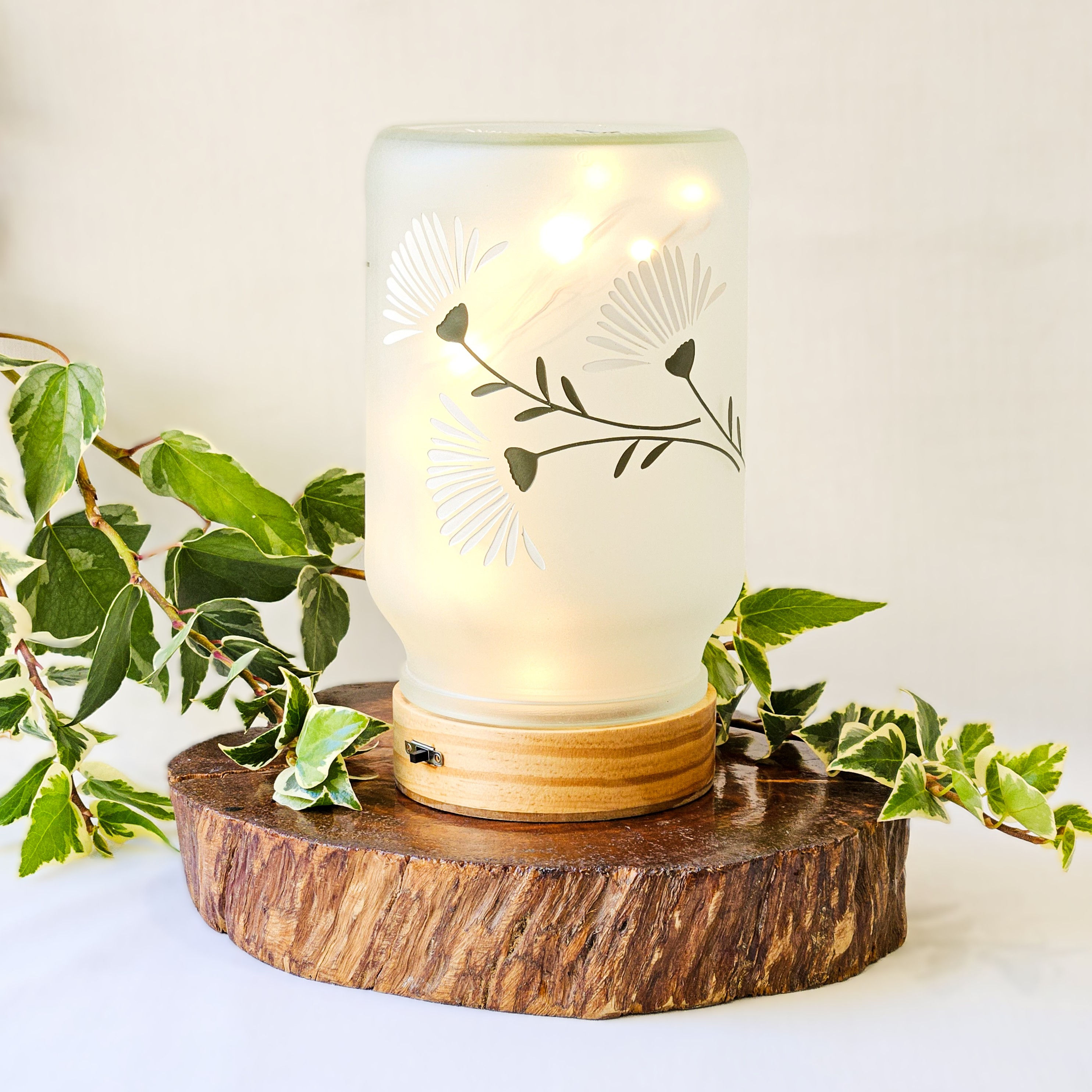 Twinkle Table Lamp |  Daisy Stem