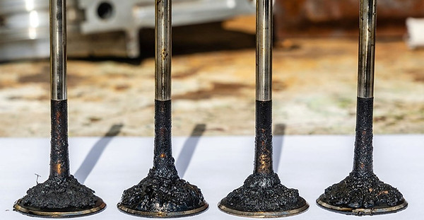 Worn guides oil residue