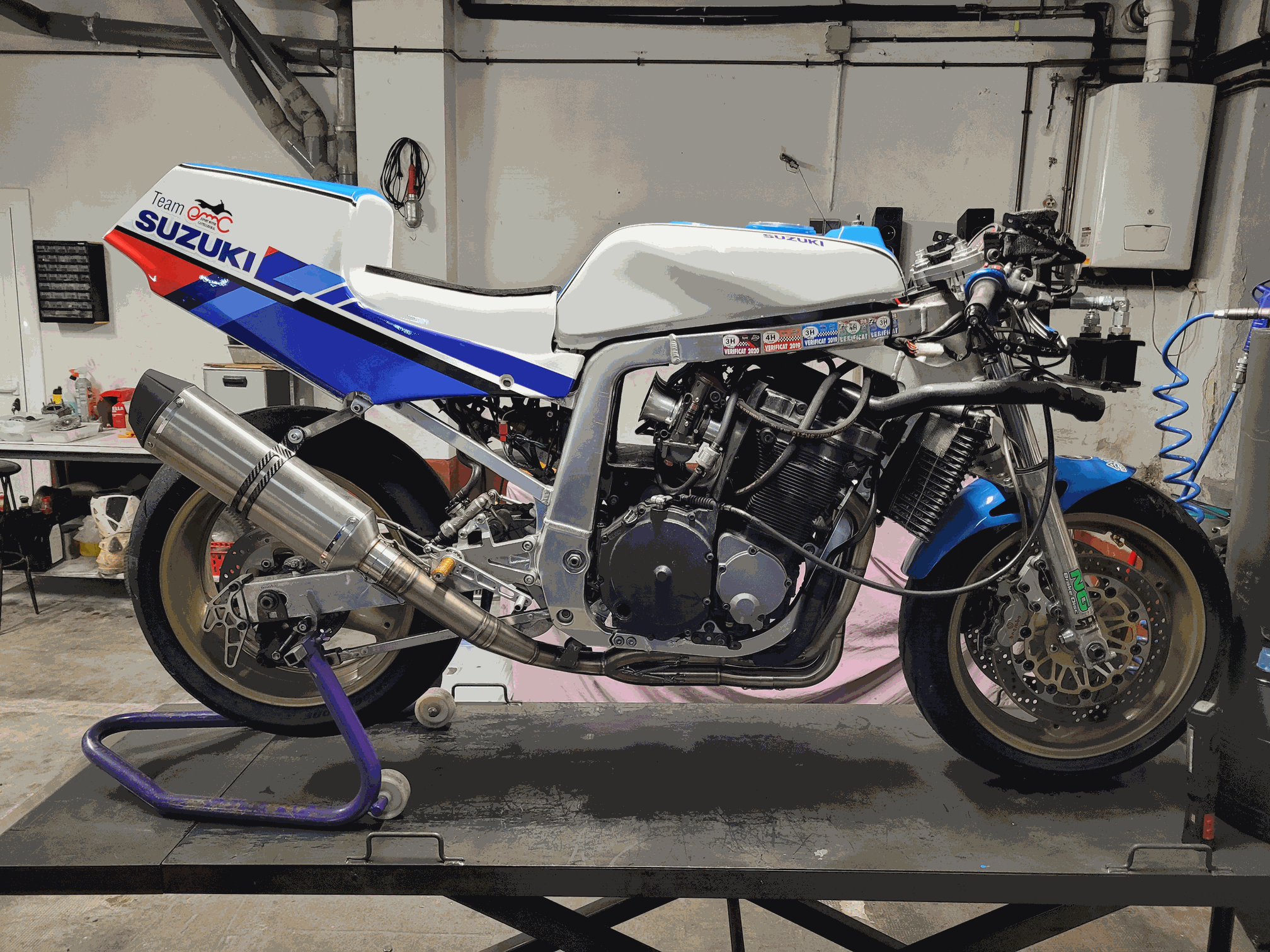 GSXR 750 Race Bike
