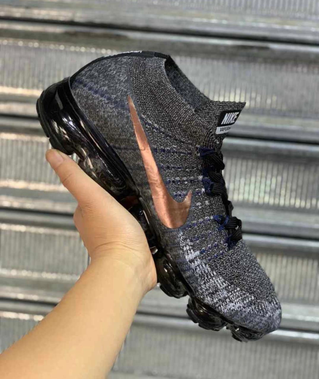 TÊNIS NIKE VAPORMAX 1.0 CINZA